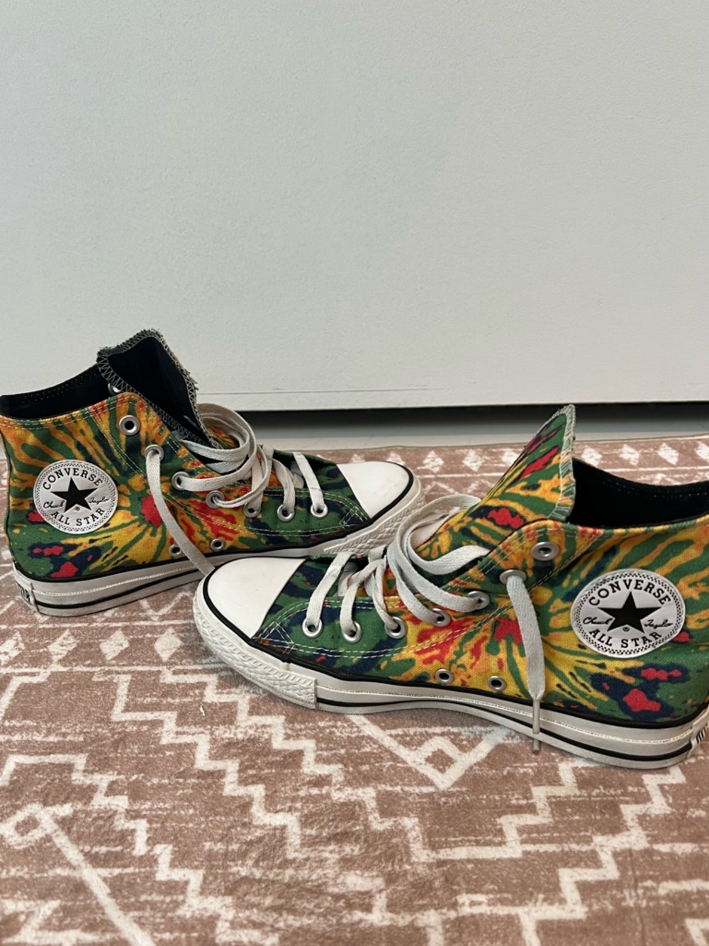 Converse Tie-Dye High Top Sneakers in Green, Yellow & Red Mens 6, Women’s 8
